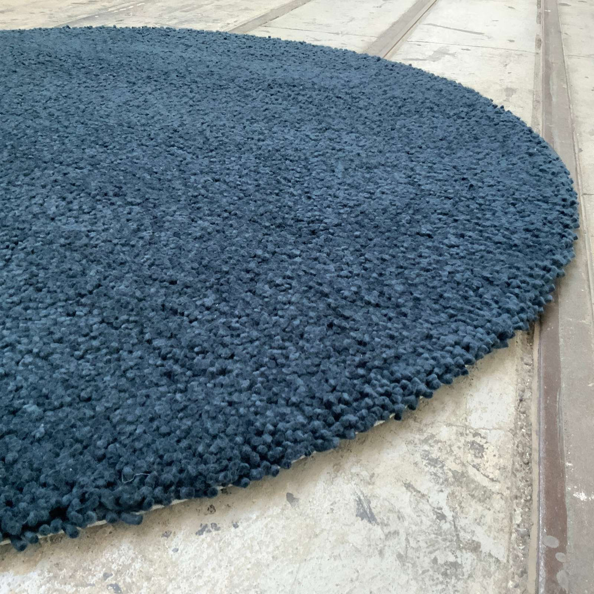 Wollteppich Più 356 dunkelblau Ø 190 cm