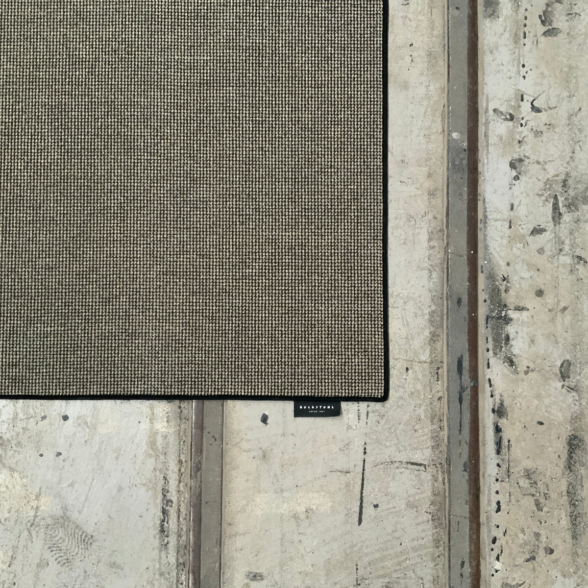 Trap 240 schwarz-natur