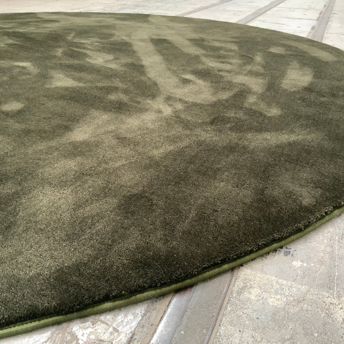 Woll-/Viskoseteppich Hampton 40224 moss Ø 280 cm